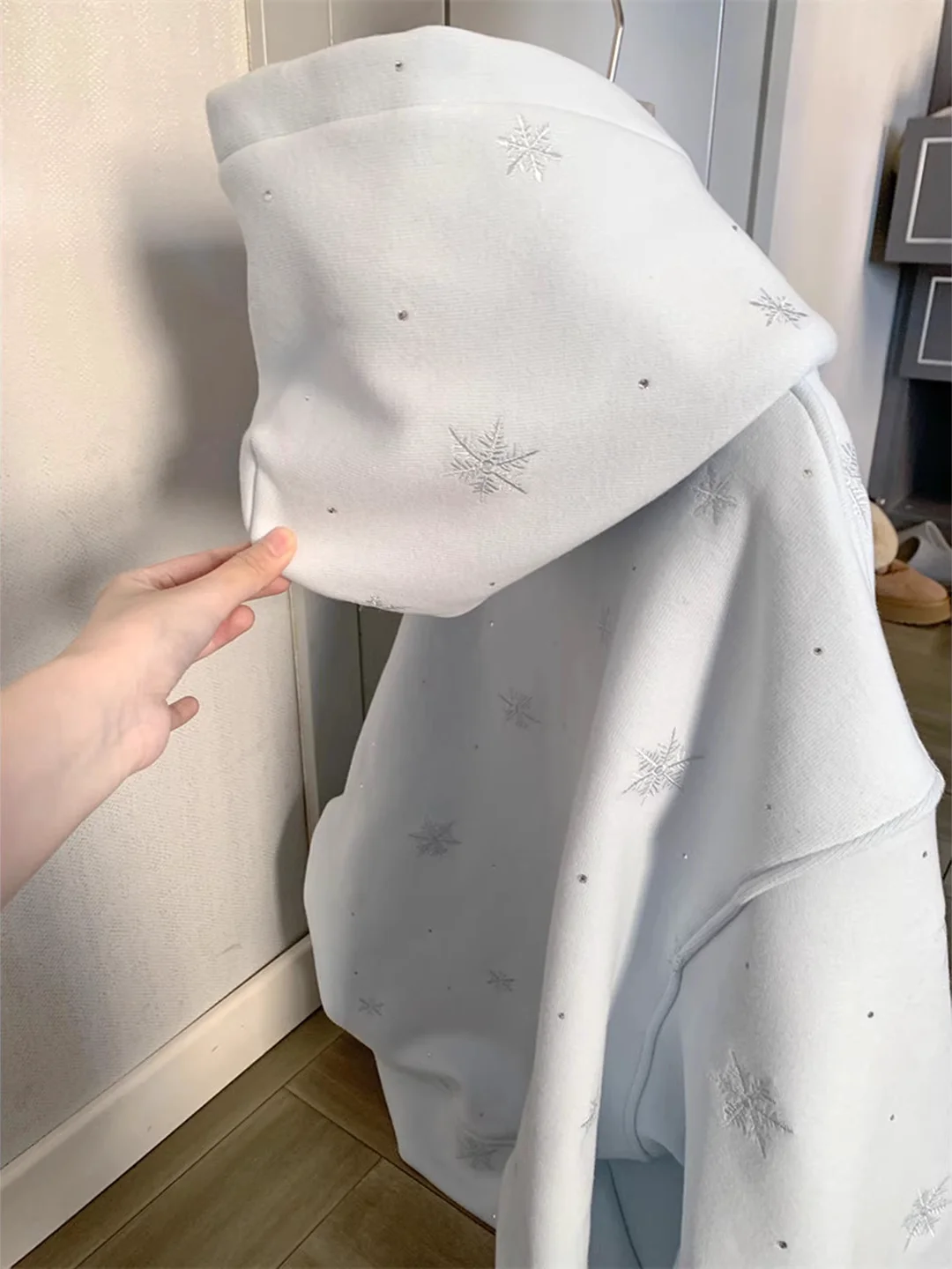 Christmas Snowflake Embroidery Hoodie Women's Thickened Fleece Jacket Autumn Winter Casual Style Comfortable Lazy Coat
Christmas Snowflake Embroidery Hoodie Women's Thickened Fleece Jacket Autumn Winter Casual Style Comfortable Lazy Coat