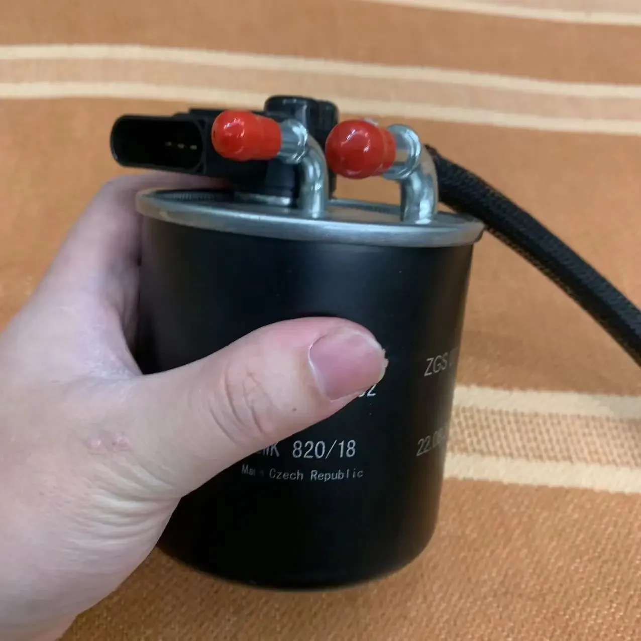 Original New Fuel Filter 6510901552 6510902952 6510903052 A6510901552 A6510902952 Wk820/18 High Quality
Original New Fuel Filter 6510901552 6510902952 6510903052 A6510901552 A6510902952 Wk820/18 High Quality