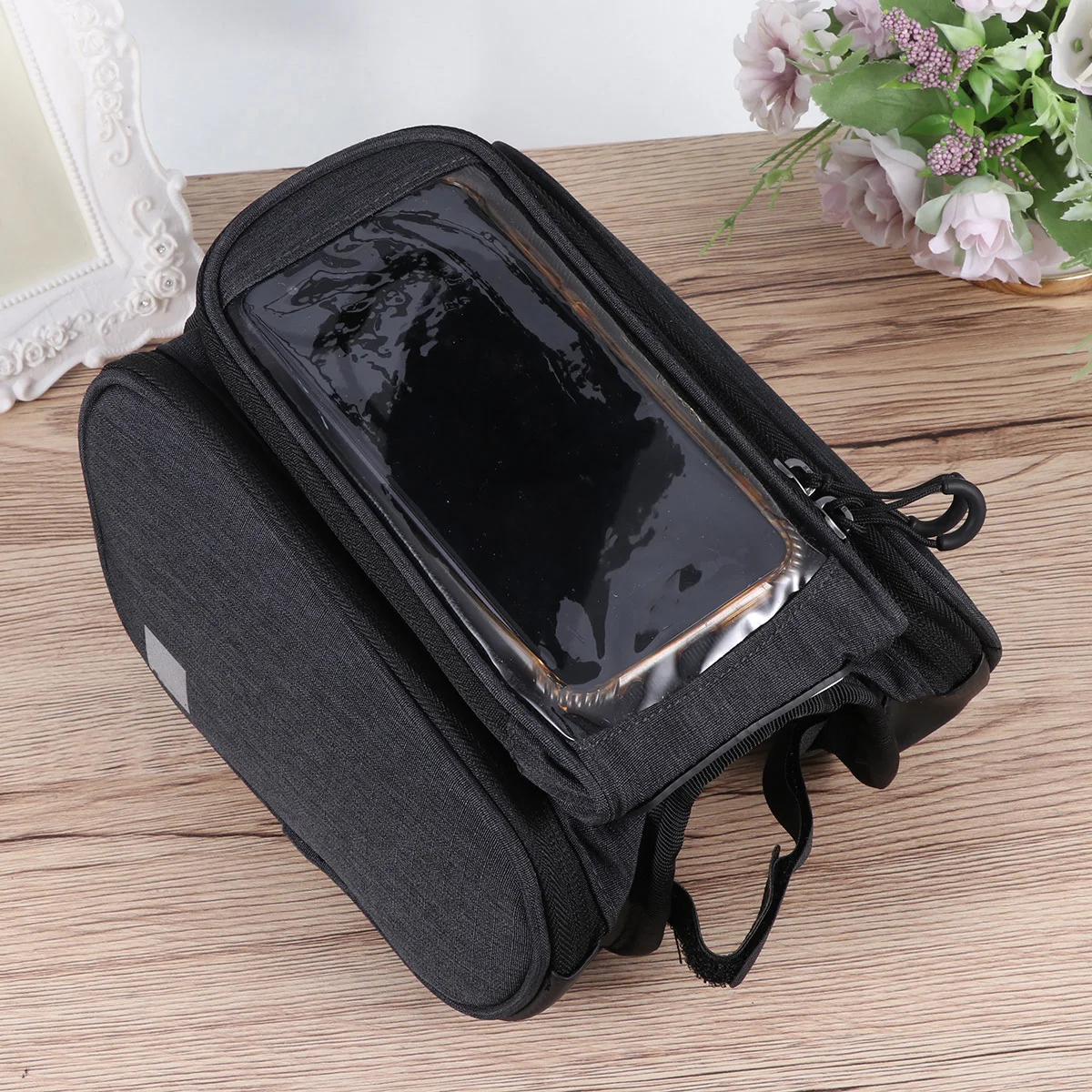 1pc 1.5L Waterproof Phone Bag Bike Frame Mount Front Tube Bag For Bicycle Rear Seat Luggage Carrier Outdoor Cycling Travel 
1pc 1.5L Waterproof Phone Bag Bike Frame Mount Front Tube Bag For Bicycle Rear Seat Luggage Carrier Outdoor Cycling Travel
