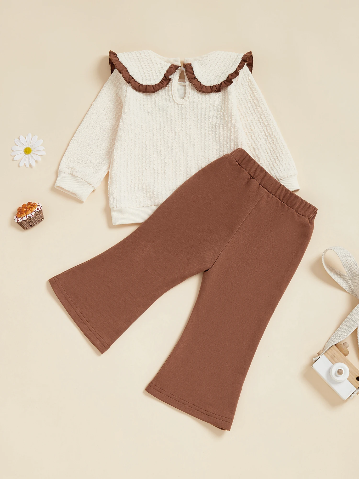 Очаровательный комплект осенне-зимней одежды для маленьких девочек с милым топом с кукольным воротником с 3D цветочным принтом и стильными расклешенными брюками, комплект из двух предметов
Очаровательный комплект осенне-зимней одежды для маленьких девочек с милым топом с кукольным воротником с 3D цветочным принтом и стильными расклешенными брюками, комплект из двух предметов