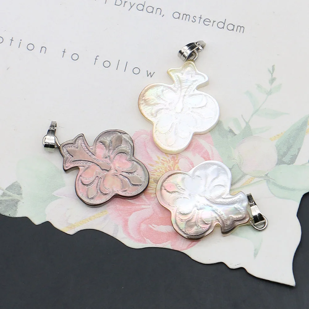 Unique Creative Natural Shell Polished Plum Blossom Shaped Single-sided Carved Single-hole Pendant DIY Material Accessories
Unique Creative Natural Shell Polished Plum Blossom Shaped Single-sided Carved Single-hole Pendant DIY Material Accessories