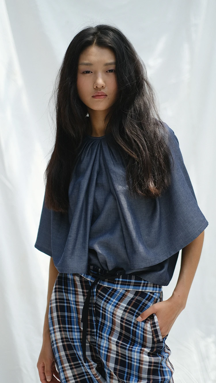 Свободная блузка с двойным воротником, плиссированными рукавами «летучая мышь», отложным воротником, круглым вырезом и плиссированным воротником-стойкой PICAL ME SS2
Свободная блузка с двойным воротником, плиссированными рукавами «летучая мышь», отложным воротником, круглым вырезом и плиссированным воротником-стойкой PICAL ME SS2