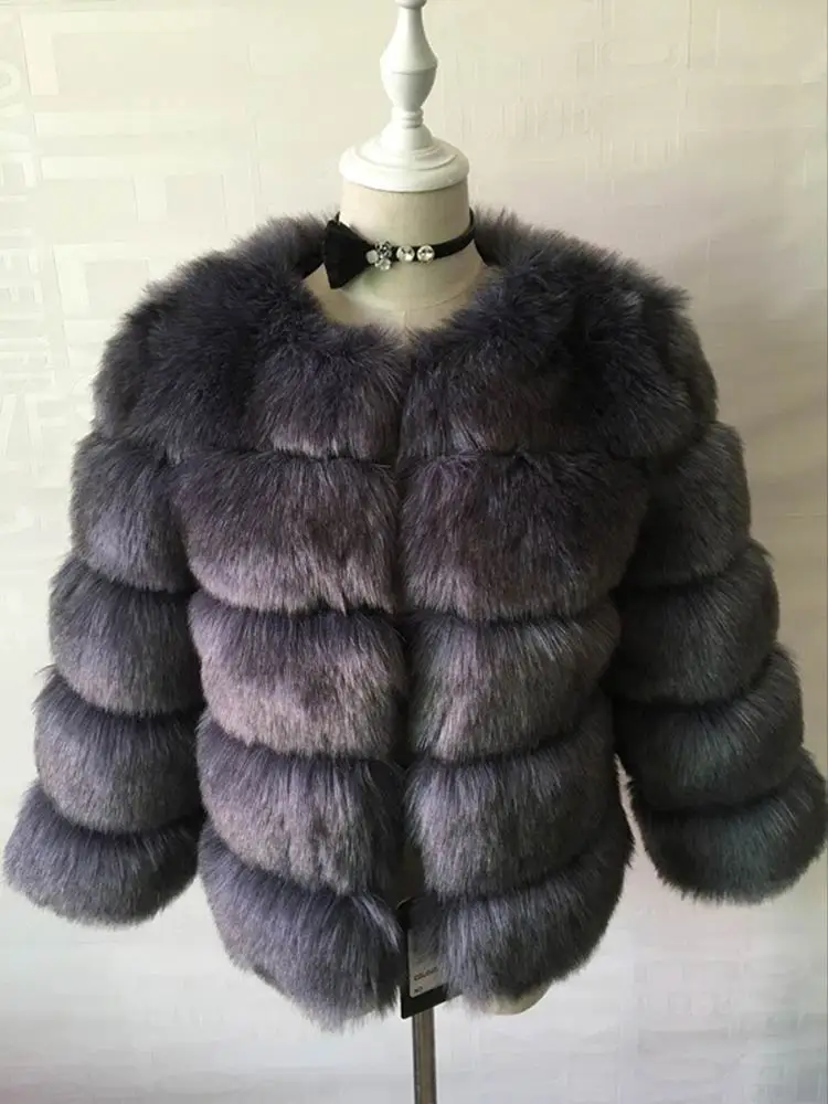 Модное утепленное короткое пальто на меху, женские однотонные куртки с длинным рукавом и круглым вырезом, с открытой строчкой, женская куртка 202, осень-зима, теплая верхняя одежда для женщин
Модное утепленное короткое пальто на меху, женские однотонные куртки с длинным рукавом и круглым вырезом, с открытой строчкой, женская куртка 202, осень-зима, теплая верхняя одежда для женщин