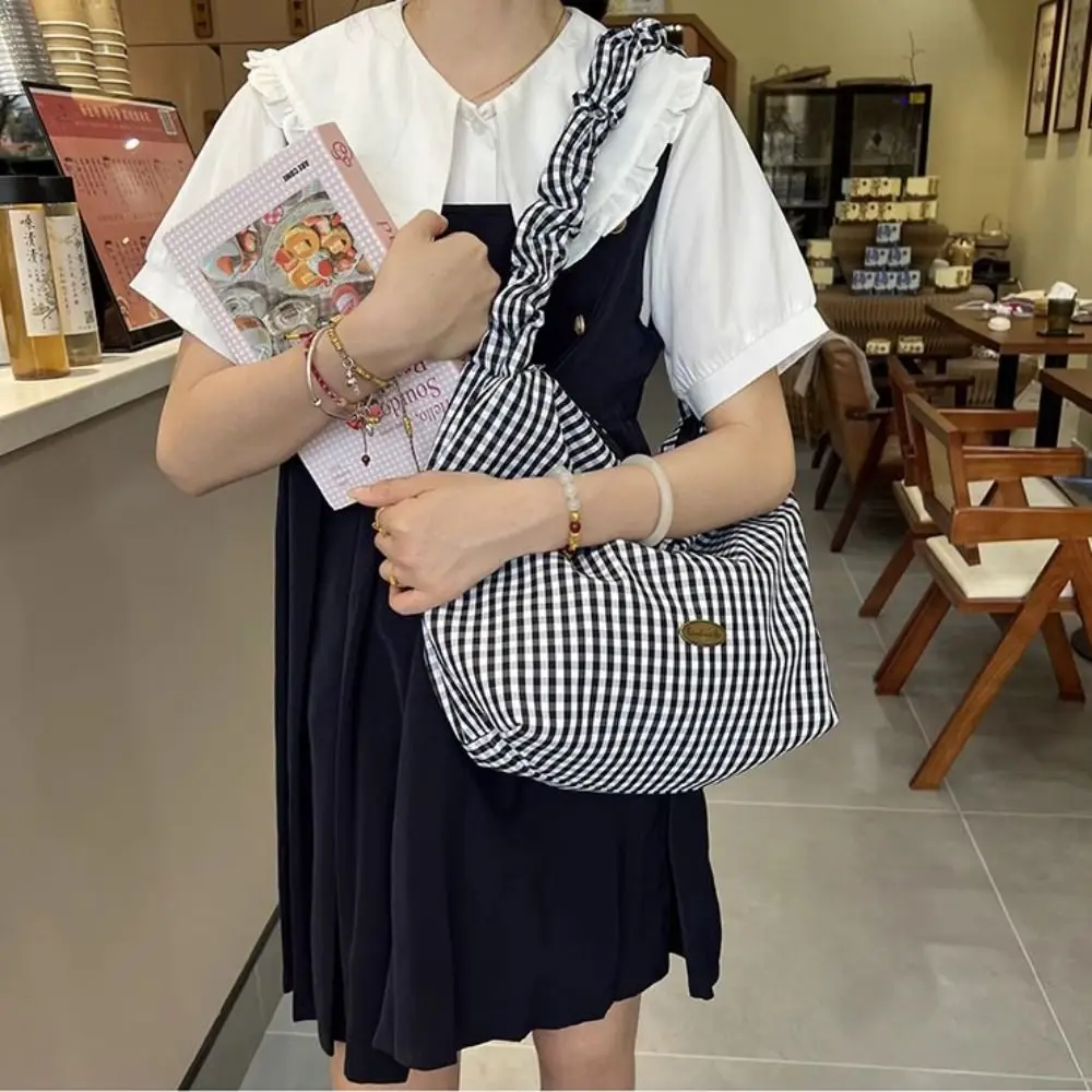 Casual Y2k Plaid Shoulder Bag Drawstring Pleated Canvas Crossbody Bag Shoulder Strap Handbag Underarm Bag Daily
Casual Y2k Plaid Shoulder Bag Drawstring Pleated Canvas Crossbody Bag Shoulder Strap Handbag Underarm Bag Daily