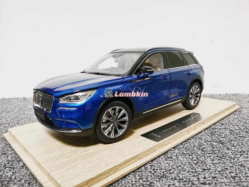 Оригинальная модель Lincoln Adventurer 1:18 Corsair 2023, коллекция моделей автомобилей из сплава, орнамент в комплект входит изысканное деревянное основание
Оригинальная модель Lincoln Adventurer 1:18 Corsair 2023, коллекция моделей автомобилей из сплава, орнамент в комплект входит изысканное деревянное основание