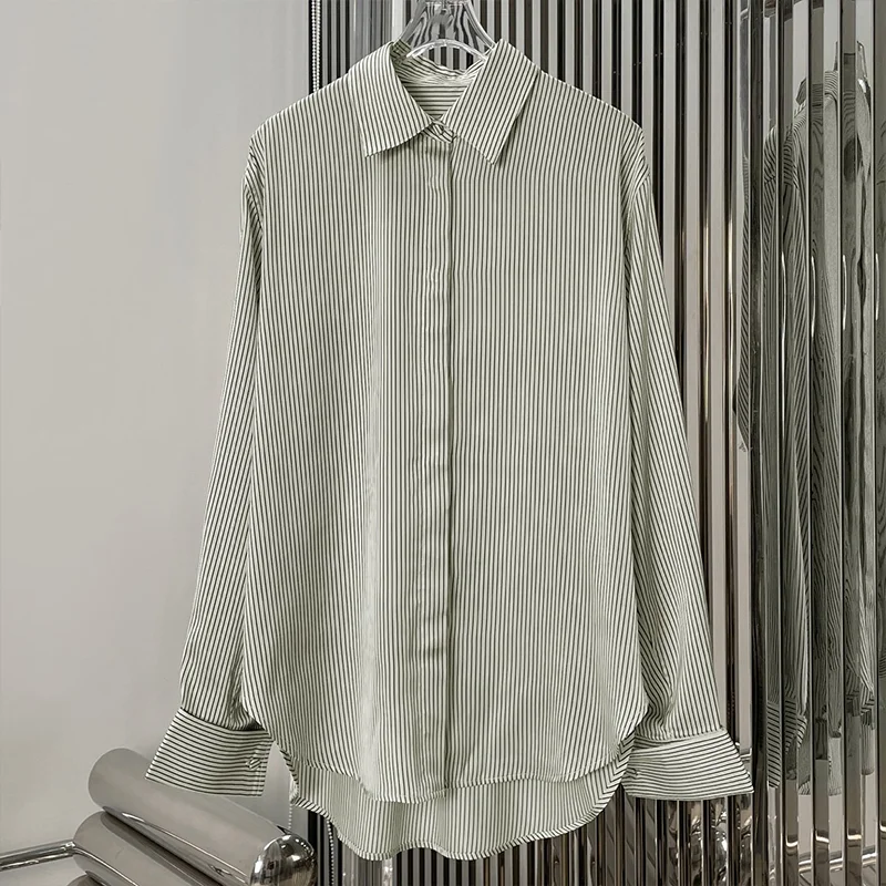 High-quality vertical-striped women's long-sleeved shirt with irregular hemline classic fashion 25101024
High-quality vertical-striped women's long-sleeved shirt with irregular hemline classic fashion 25101024