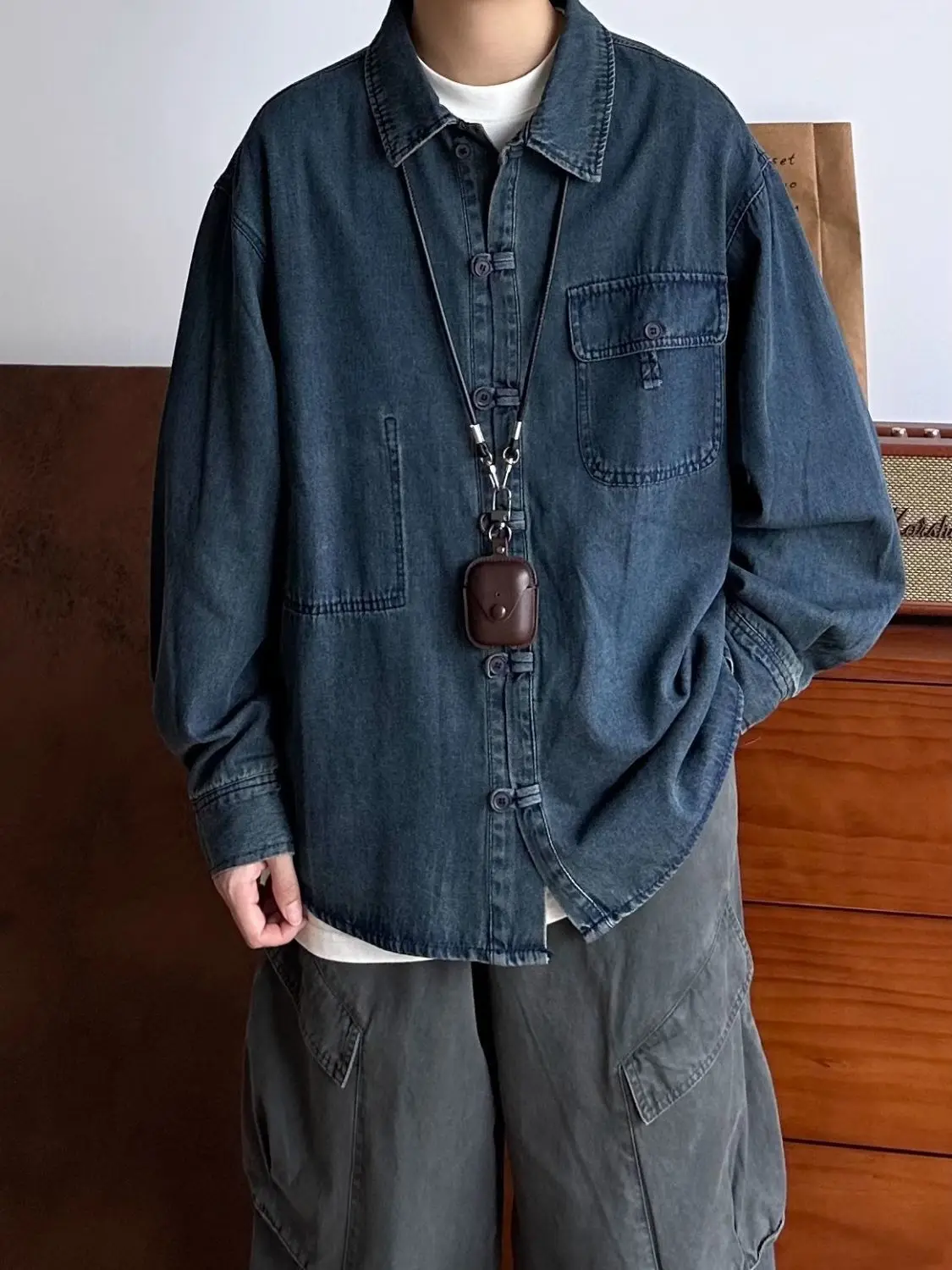 Japanese Retro Chinese Style Frog Button Denim Long Sleeve Shirt Unisex Spring Autumn New Chinese Casual Loose Fit Shirt Jacket
Japanese Retro Chinese Style Frog Button Denim Long Sleeve Shirt Unisex Spring Autumn New Chinese Casual Loose Fit Shirt Jacket