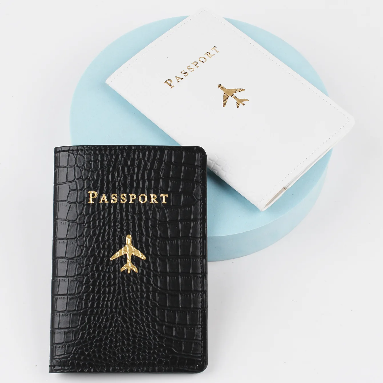 PU Passport Holder with Credit Card Slots Travel Ticket Cover ID Card Credit Card Protective Passport Case
PU Passport Holder with Credit Card Slots Travel Ticket Cover ID Card Credit Card Protective Passport Case