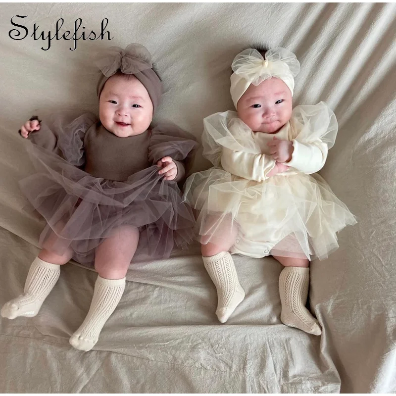 Baby clothes 2022spring baby girl wooden ear collar long sleeve mesh skirt cotton Hayi Princess jumpsuit climbing suit
Baby clothes 2022spring baby girl wooden ear collar long sleeve mesh skirt cotton Hayi Princess jumpsuit climbing suit