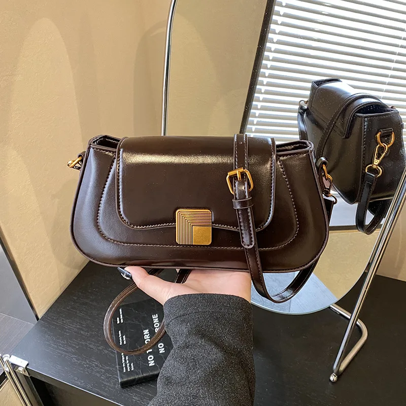 Korean Version of Fashion Simple Handbag 2025 Winter New Light Luxury Niche Design One-shoulder Crossbody Bag
Korean Version of Fashion Simple Handbag 2025 Winter New Light Luxury Niche Design One-shoulder Crossbody Bag