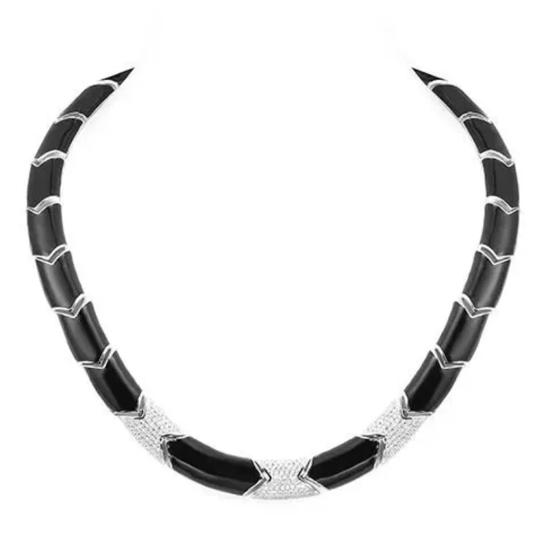 Bellux Designer Black Enamel Synthetic Zircon Custom Logo Pure Silver 925 Serpentine Necklace
Bellux Designer Black Enamel Synthetic Zircon Custom Logo Pure Silver 925 Serpentine Necklace