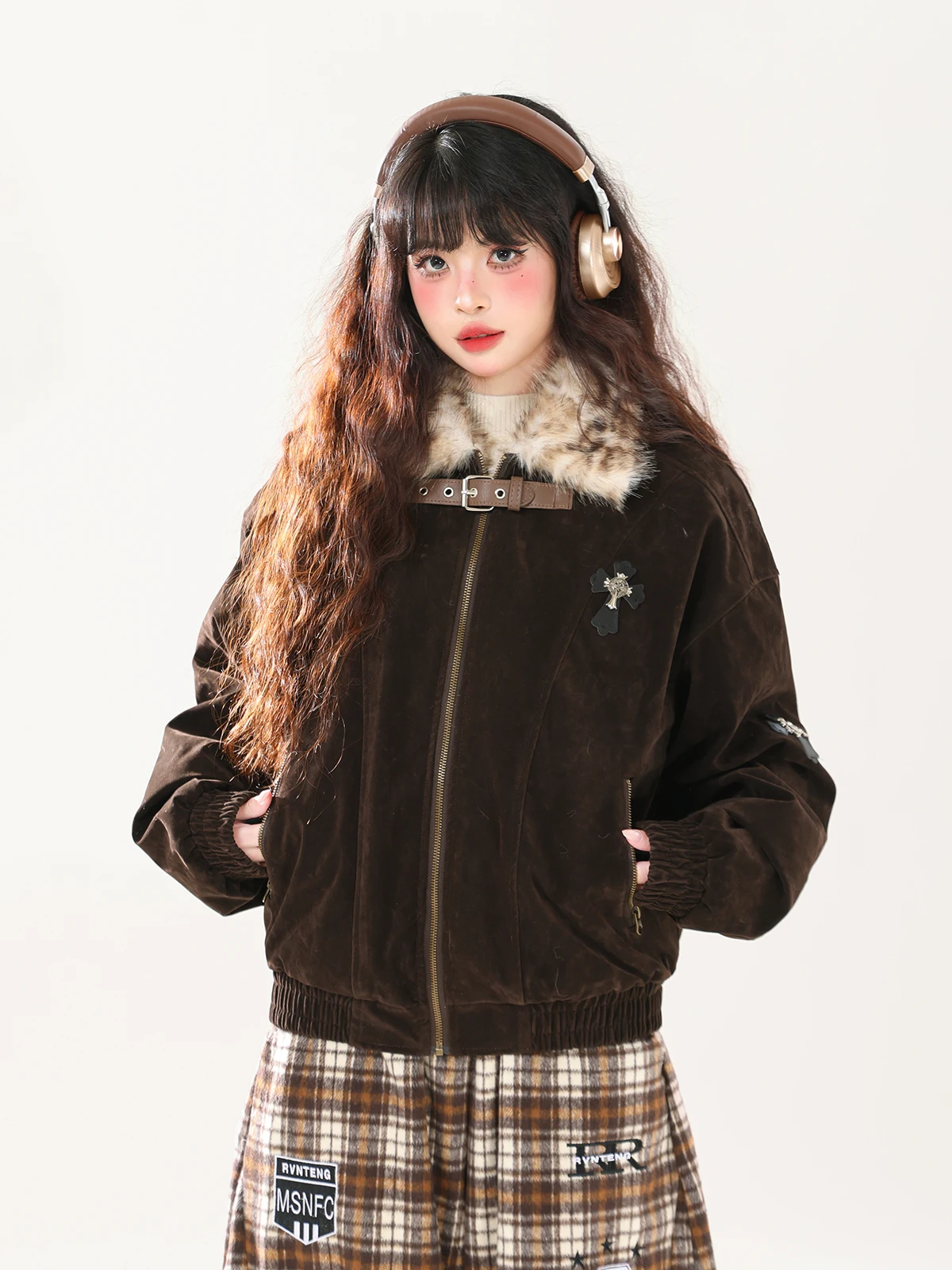 ENJOG Barn Sle Loose Fit Leopard Print Fur Patchwork Cotton Jaet Women's Winter High-End Sensation Sexy ort Cotton Coat
ENJOG Barn Sle Loose Fit Leopard Print Fur Patchwork Cotton Jaet Women's Winter High-End Sensation Sexy ort Cotton Coat