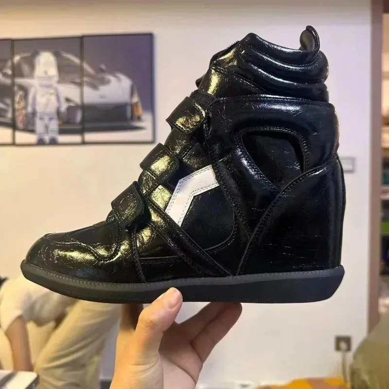 Women's Boots Luxury Interior Height Increasing Sneakers Designer Sport Shoes for Women Fashion High-top Sneaker New Ankle Boots
Women's Boots Luxury Interior Height Increasing Sneakers Designer Sport Shoes for Women Fashion High-top Sneaker New Ankle Boots