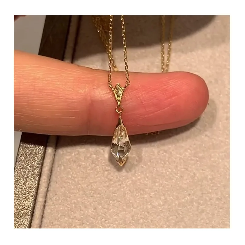 Silver Rhombus White Crystal Necklace Exquisite Light Luxury French Temperament Simple Summer Temperament Versatile Rhombus Coll
Silver Rhombus White Crystal Necklace Exquisite Light Luxury French Temperament Simple Summer Temperament Versatile Rhombus Coll