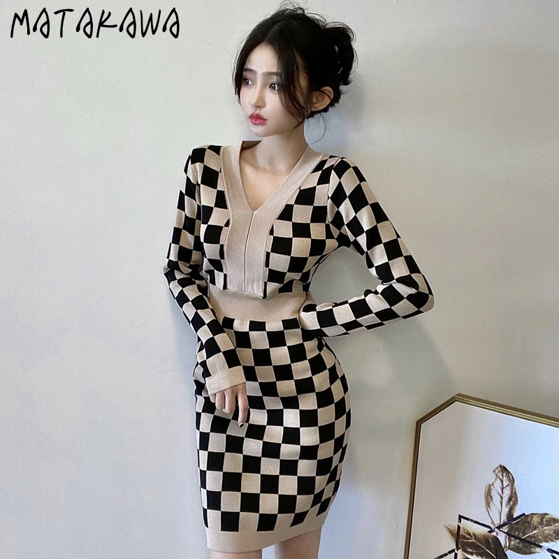 Matakawa Spring Autumn Knitting Women Dresses Plaid Contrast Color Vintage Sexy Mini Dress Korean Fashion V Neck Vestidos Mujer
Matakawa Spring Autumn Knitting Women Dresses Plaid Contrast Color Vintage Sexy Mini Dress Korean Fashion V Neck Vestidos Mujer