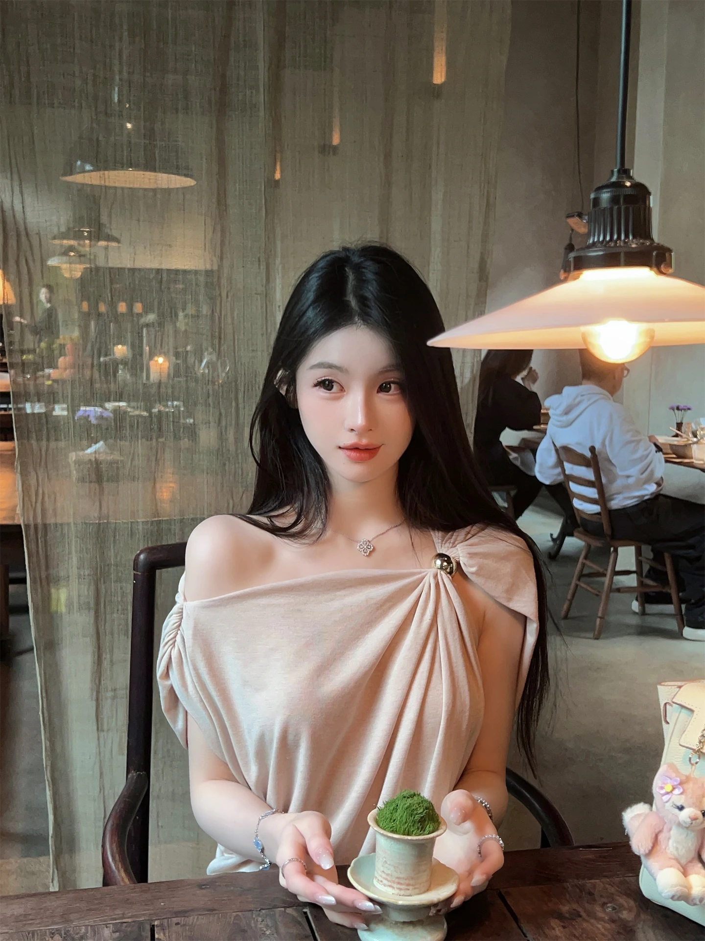 FairyJiang Summer New Loose Fit Metal Buckle Shoulder Bared Short Sleeve Women's T-shirt Citywalk Casual Style Pure Color
FairyJiang Summer New Loose Fit Metal Buckle Shoulder Bared Short Sleeve Women's T-shirt Citywalk Casual Style Pure Color