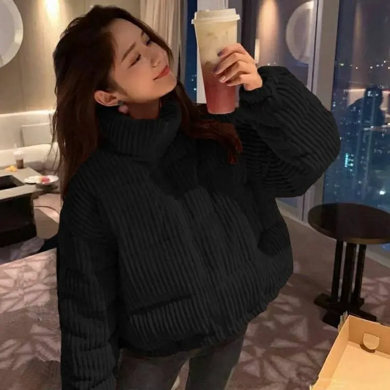 Корейская вельветовая верхняя одежда, новинка 2023 года, женское пальто с хлопковой подкладкой, осень-зима, повседневная теплая короткая куртка, студенческое базовое пальто
Корейская вельветовая верхняя одежда, новинка 2023 года, женское пальто с хлопковой подкладкой, осень-зима, повседневная теплая короткая куртка, студенческое базовое пальто