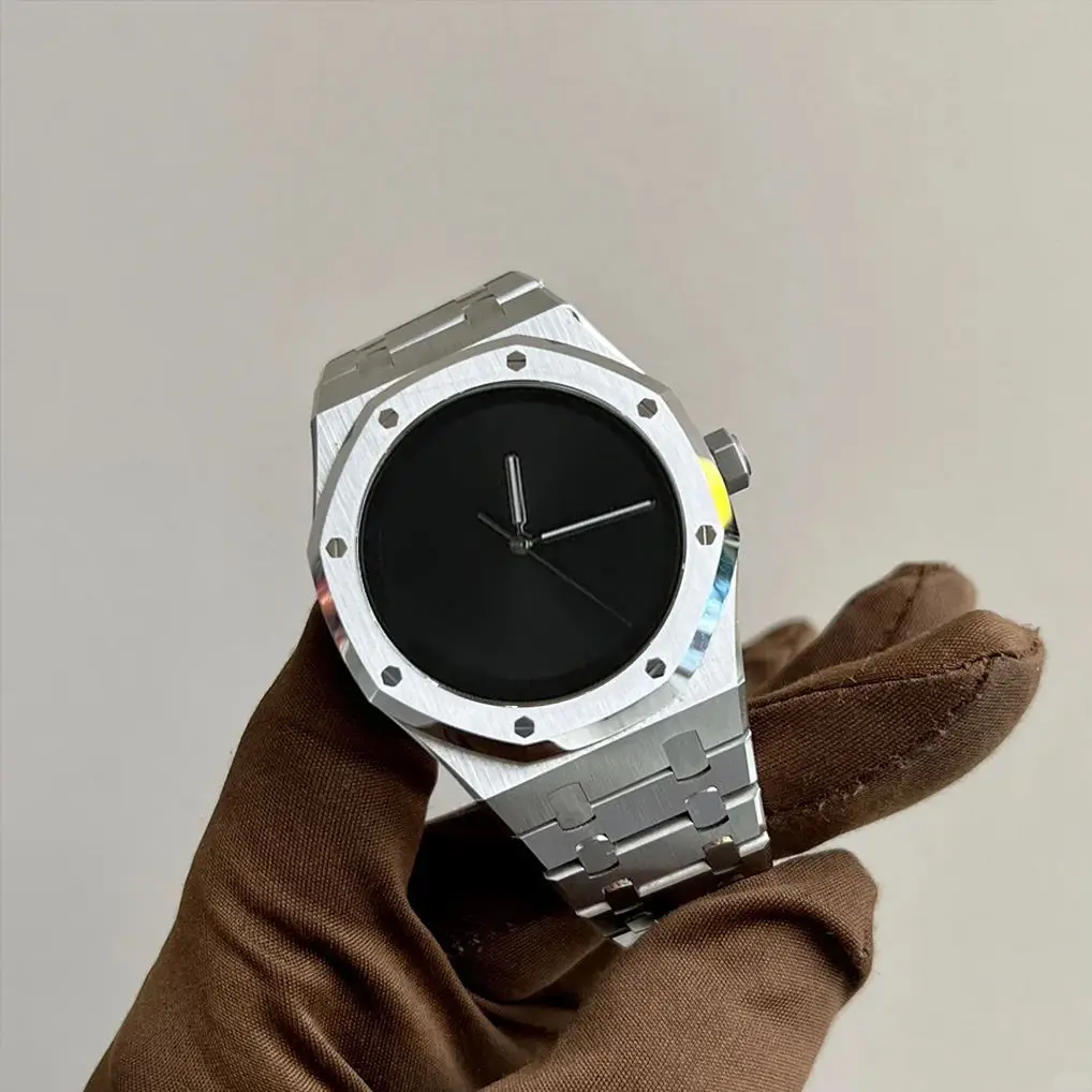Original Quartz Watch for Man with Wordless Dial Alloy Octagonal Oak Case 43mm Diameter and 12mm Thickness Watch Ornaments
Original Quartz Watch for Man with Wordless Dial Alloy Octagonal Oak Case 43mm Diameter and 12mm Thickness Watch Ornaments