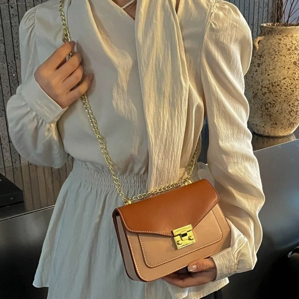 Elegant Retro Geometric Crossbody Bag Leather Gold Hardware PU Shoulder Bag Square Shape Flap Design Mini Snap Hook Bag Women
Elegant Retro Geometric Crossbody Bag Leather Gold Hardware PU Shoulder Bag Square Shape Flap Design Mini Snap Hook Bag Women