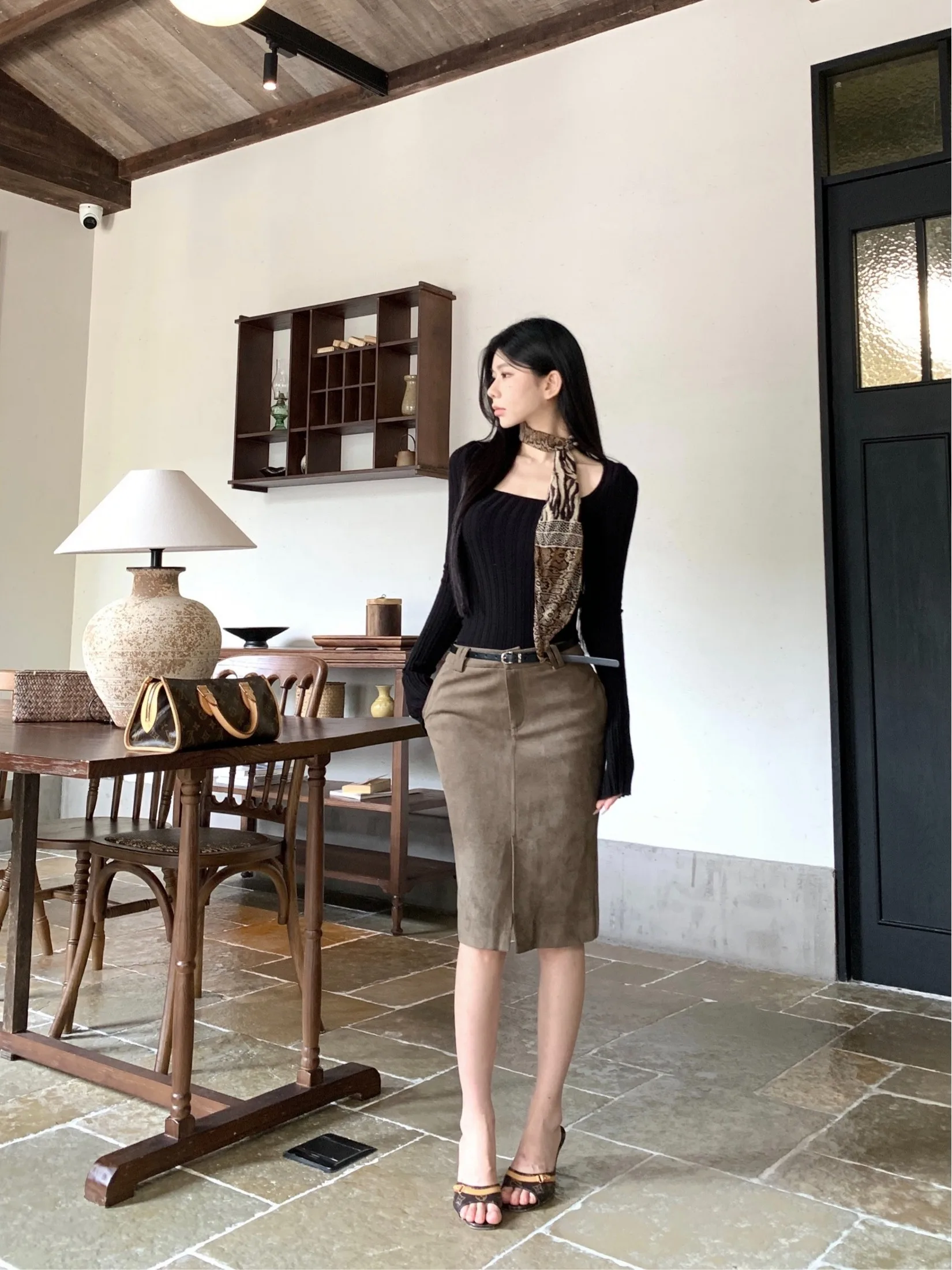 Женский облегающий вязаный свитер с квадратным вырезом и длинными рукавами, базовый слой, топ с открытыми ключицами Pure Desire
Женский облегающий вязаный свитер с квадратным вырезом и длинными рукавами, базовый слой, топ с открытыми ключицами Pure Desire