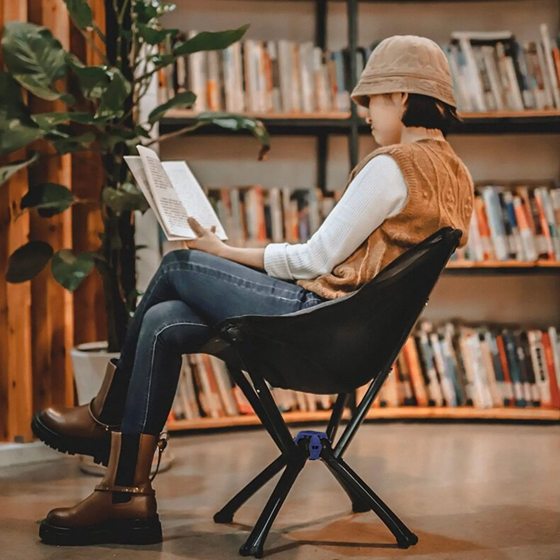 Suitable forOutdoor camping picnic camp folding chair umbrella chair aluminum alloy lightweight portable backrest moon chair man
Suitable forOutdoor camping picnic camp folding chair umbrella chair aluminum alloy lightweight portable backrest moon chair man