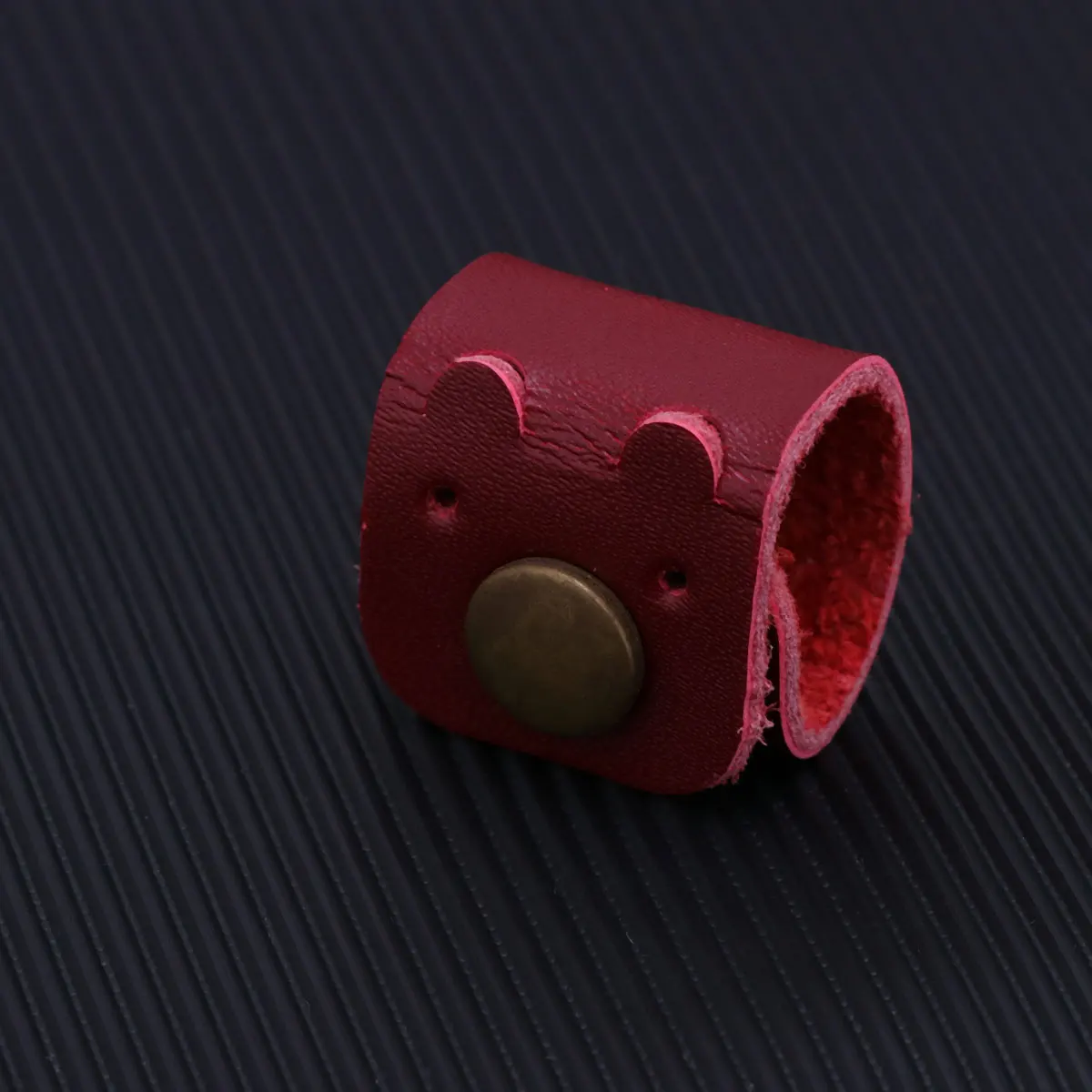 Cable Winder Cord Keeper Wire Holder Earphone Fixer Organizer Storage Compact Lightweight Wine Red Round
Cable Winder Cord Keeper Wire Holder Earphone Fixer Organizer Storage Compact Lightweight Wine Red Round