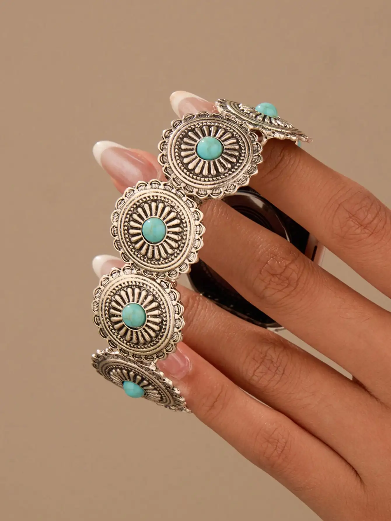 1pc Bohemian Style Turquoise Beaded Elastic Watchband, Compatible With Apple Watch 38/40/41/42/44/45/46/49mm, Vintage Silver Smartwatch Band Compatible With Series Ultra/SE/10/9/8/7/6/5/4/3/2/1, Unisex Casual Vacation Daily Accessory Strap
1pc Bohemian Style Turquoise Beaded Elastic Watchband, Compatible With Apple Watch 38/40/41/42/44/45/46/49mm, Vintage Silver Smartwatch Band Compatible With Series Ultra/SE/10/9/8/7/6/5/4/3/2/1, Unisex Casual Vacation Daily Accessory Strap