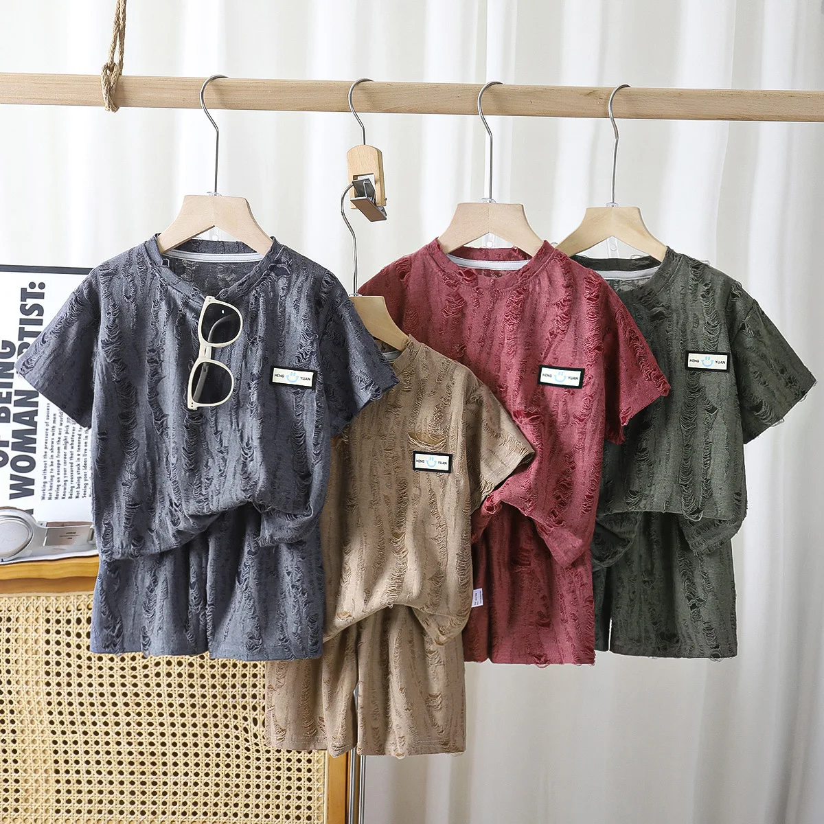 2PCS/Set New Summer Kids Short Sleeve Tracksuit Baby Ripped Outfit Fashion Casual Loose Children Clothing Set
2PCS/Set New Summer Kids Short Sleeve Tracksuit Baby Ripped Outfit Fashion Casual Loose Children Clothing Set