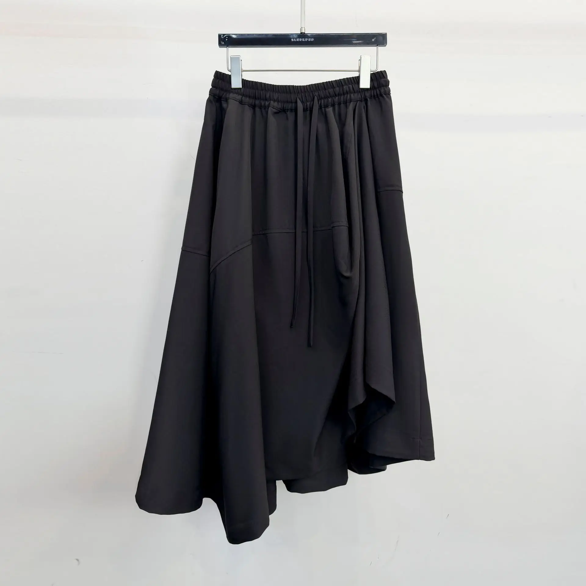 2026SS High Street Women Dark Avant-Garde Skirt High Waist Drawstring Casual Streetwear Bottoms
2026SS High Street Women Dark Avant-Garde Skirt High Waist Drawstring Casual Streetwear Bottoms