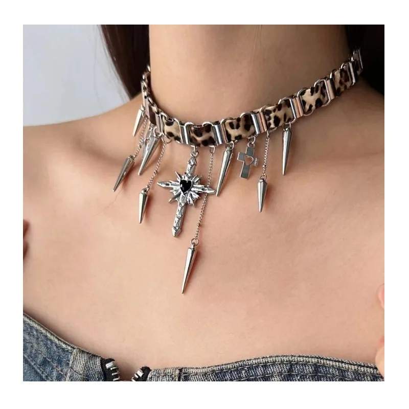 Tide Cool Leopard Print Plush Chain Rivet Fringed Cross Necklace Female Niche Hottie Neck Chain Collarbone Chain
Tide Cool Leopard Print Plush Chain Rivet Fringed Cross Necklace Female Niche Hottie Neck Chain Collarbone Chain
