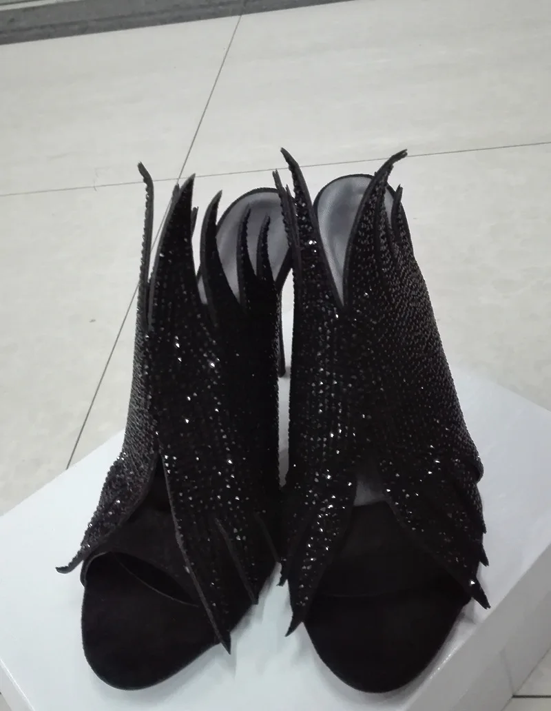 Women PointedToe Black Rhinestone Decoration Lightning-Shaped Women's Slippers Stilettos Shallow Luxury High Heels 46
Women PointedToe Black Rhinestone Decoration Lightning-Shaped Women's Slippers Stilettos Shallow Luxury High Heels 46
