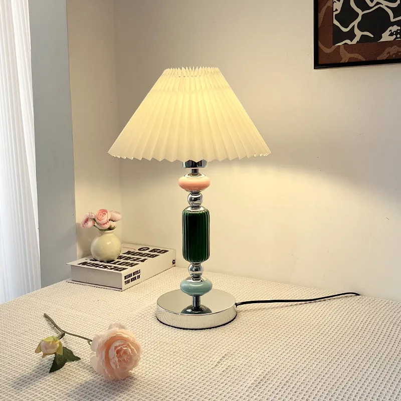 Vintage Home Fashion Pleated Lampshade Table Lamp LED Hotel Bedroom Bedside Study Restaurant Modern Simple Decorative Desk Light
Vintage Home Fashion Pleated Lampshade Table Lamp LED Hotel Bedroom Bedside Study Restaurant Modern Simple Decorative Desk Light