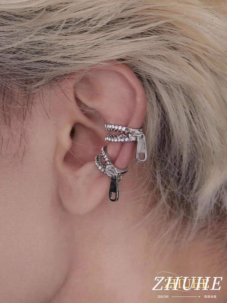 ZHUE Zipper Ear Bone Clips In Cyberpunk Style Are Suitable For Men And Women As Jewelry Accessories And Party Gifts
ZHUE Zipper Ear Bone Clips In Cyberpunk Style Are Suitable For Men And Women As Jewelry Accessories And Party Gifts