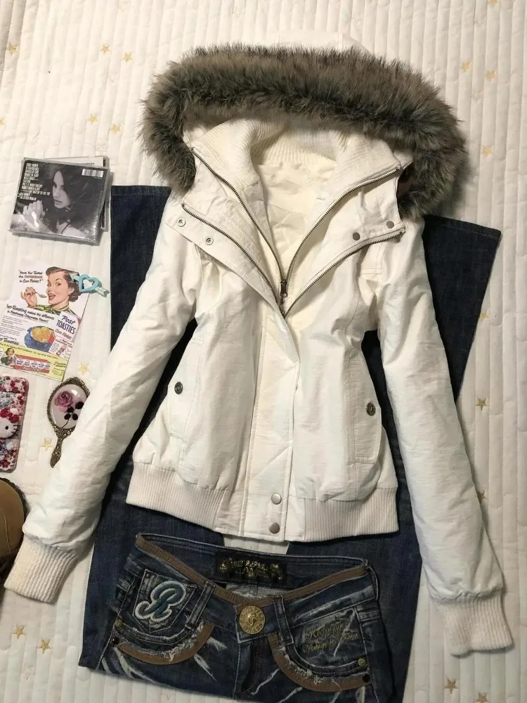 Autumn Winter American Retro White Fur Collar Hooded Jacket Women Y2k Harajuku Vintage Slim Coat Elegant Street Fashion Outwear
Autumn Winter American Retro White Fur Collar Hooded Jacket Women Y2k Harajuku Vintage Slim Coat Elegant Street Fashion Outwear