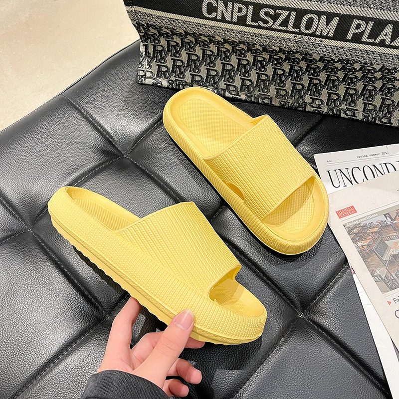 Retro Trend Men Slippers Classic Slides Flat Soft Sole Anti Wear Non Slip Comfortable Shoes For Outdoor Walking Home Rest Daily
Retro Trend Men Slippers Classic Slides Flat Soft Sole Anti Wear Non Slip Comfortable Shoes For Outdoor Walking Home Rest Daily