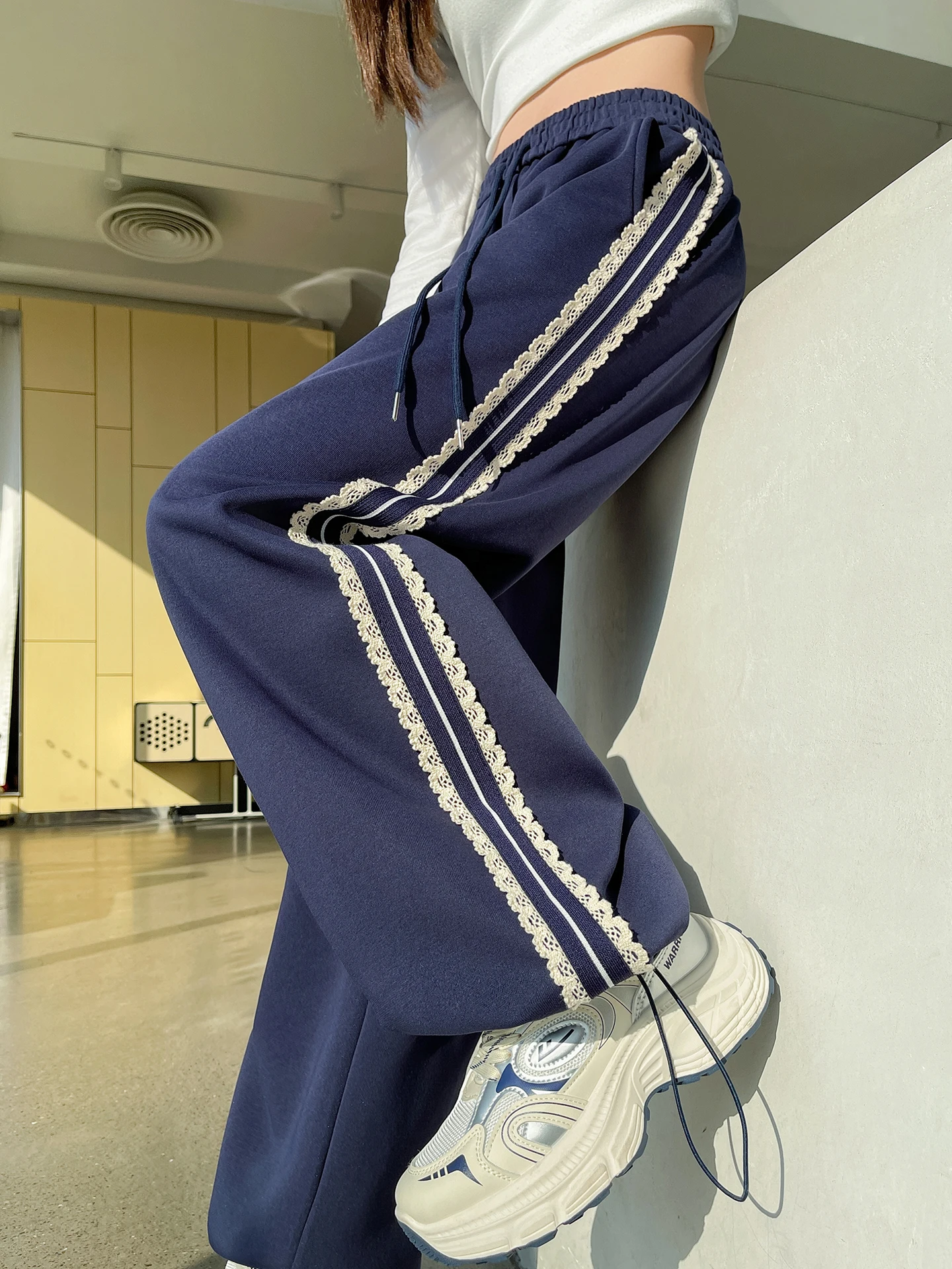 Свободные прямые брюки с широкими штанинами для женщин, студенток, школьниц, молодежи, синие повседневные брюки для весны и осени, новинка
Свободные прямые брюки с широкими штанинами для женщин, студенток, школьниц, молодежи, синие повседневные брюки для весны и осени, новинка