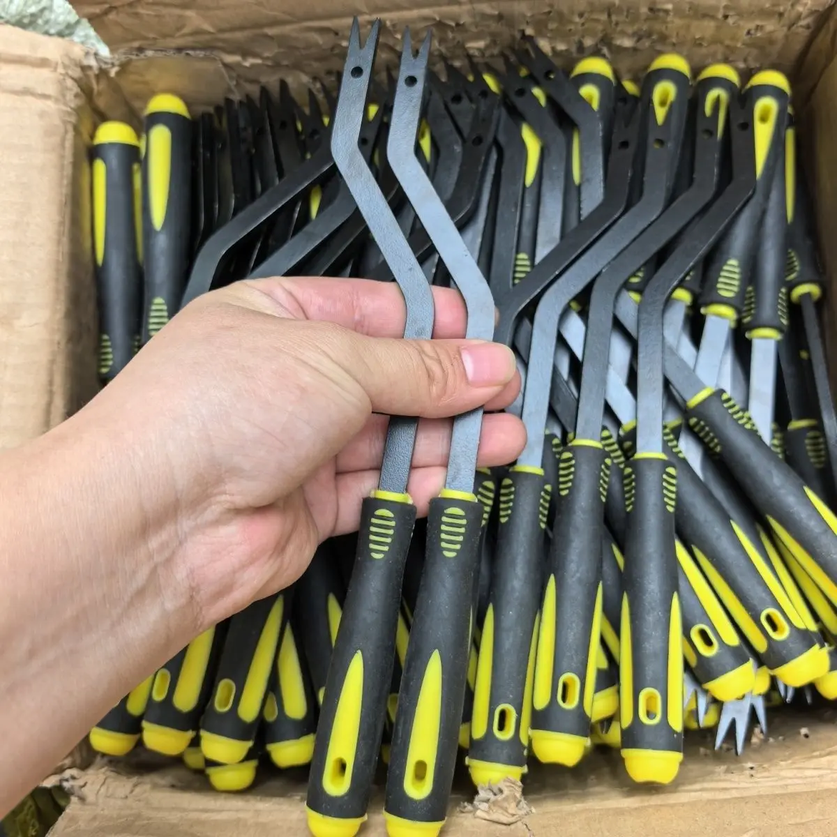 T10518A для VW Golf Tiguan, инструмент для снятия ручки захвата крыши — специальный крючок 
T10518A для VW Golf Tiguan, инструмент для снятия ручки захвата крыши — специальный крючок