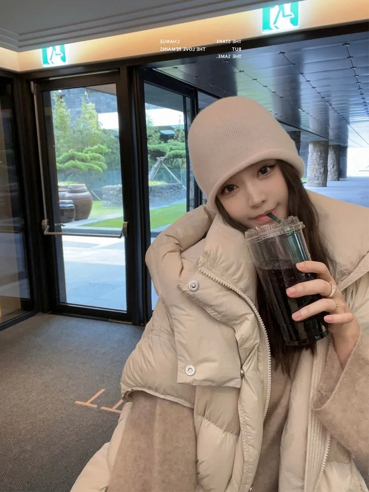 Женский утепленный пуховый жилет с капюшоном, свободный крой, повседневный стиль, для города, белый, с наполнителем из пуха
Женский утепленный пуховый жилет с капюшоном, свободный крой, повседневный стиль, для города, белый, с наполнителем из пуха