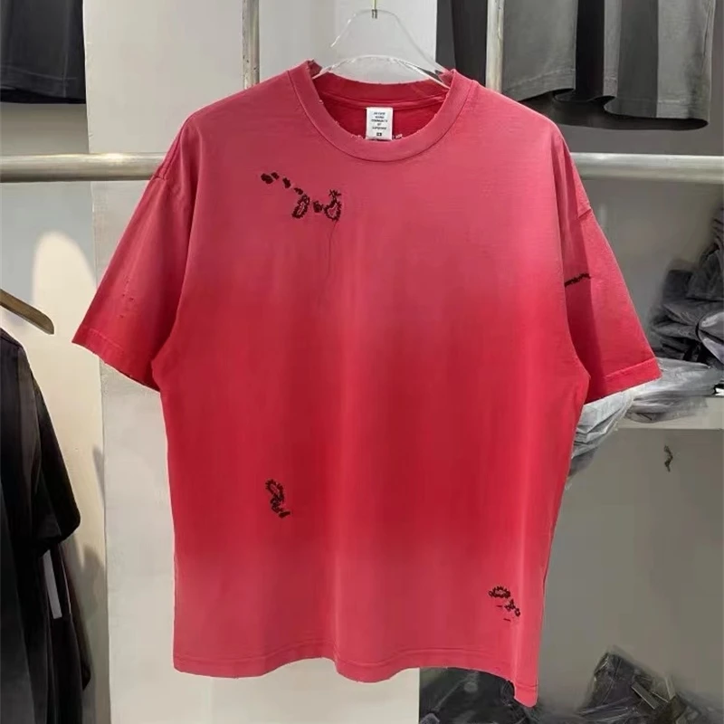 Retro Red Black Broken Embroidery Logo T-shirt Top Quality Summer Mens Womens Tops Casual Fashion T-shirt
Retro Red Black Broken Embroidery Logo T-shirt Top Quality Summer Mens Womens Tops Casual Fashion T-shirt