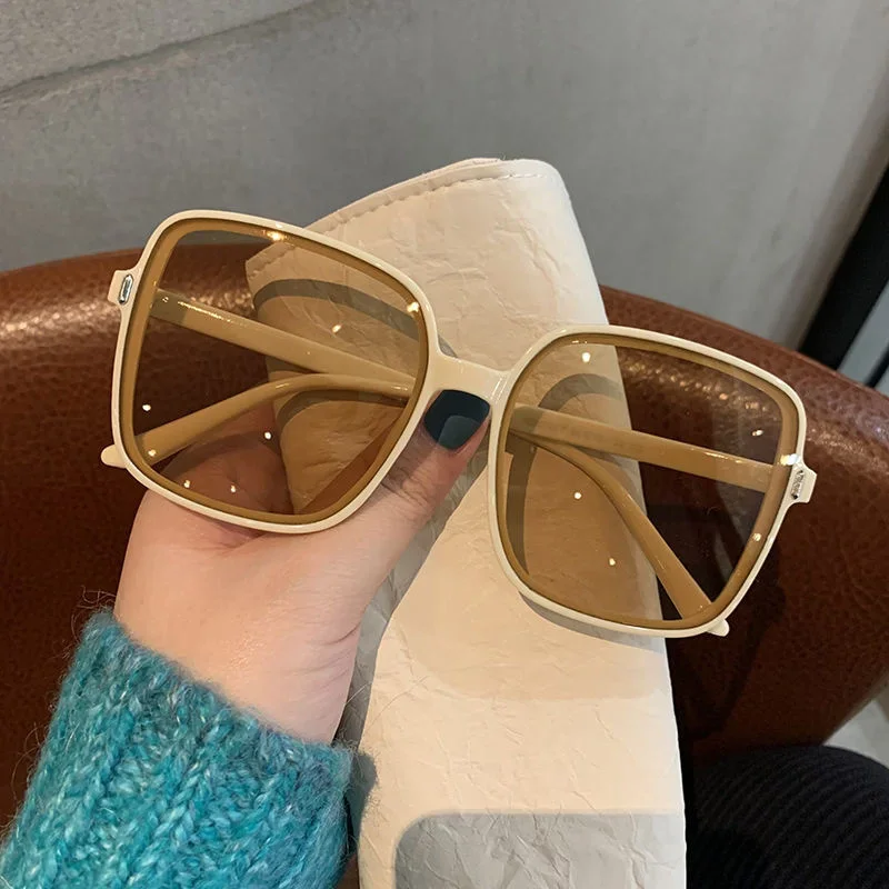Fashion Oversize Square Outdoor UV400 Sunglasses Gradient Lens Decoration Sun Glasses Vintage Eyewear UV400 Oculos De Sol
Fashion Oversize Square Outdoor UV400 Sunglasses Gradient Lens Decoration Sun Glasses Vintage Eyewear UV400 Oculos De Sol
