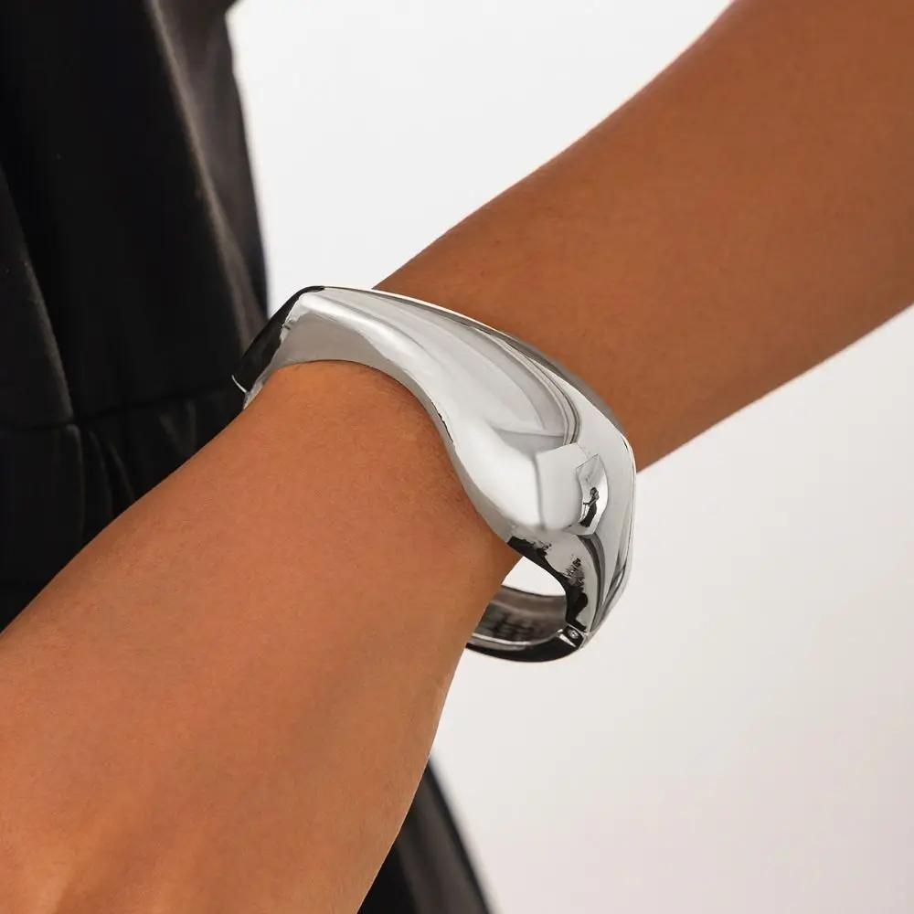 Unique Exaggerate Irregular Geometric Bangles Punk Alloy Wide Bracelet Gold/Silver Jewelry Accessories Hand Ornament Party
Unique Exaggerate Irregular Geometric Bangles Punk Alloy Wide Bracelet Gold/Silver Jewelry Accessories Hand Ornament Party