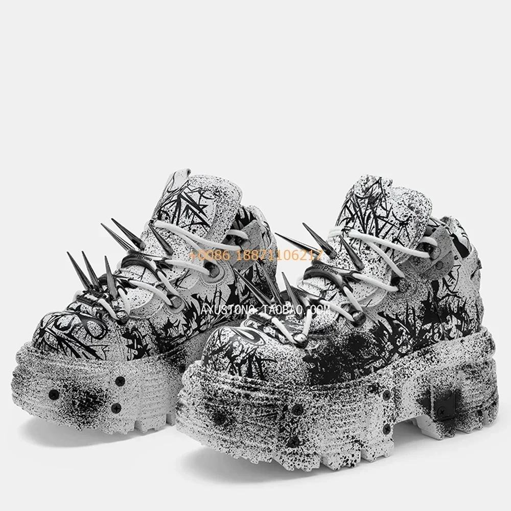 Ботинки с граффити на толстой подошве и металлическими заклепками, новинка 2024, круглые модные туфли для папы на шнуровке 35–45 Street Punk Rock Street Sports Повседневные туфли-лодочки
Ботинки с граффити на толстой подошве и металлическими заклепками, новинка 2024, круглые модные туфли для папы на шнуровке 35–45 Street Punk Rock Street Sports Повседневные туфли-лодочки