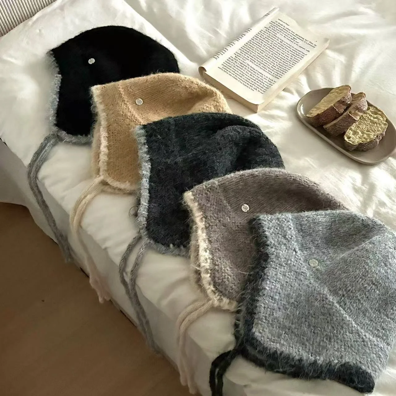 Женская пуловерная шапка, корейская простая универсальная милая защита ушей, высококачественная летающая шапка, милые повседневные милые вязаные шапки Kawaii
Женская пуловерная шапка, корейская простая универсальная милая защита ушей, высококачественная летающая шапка, милые повседневные милые вязаные шапки Kawaii