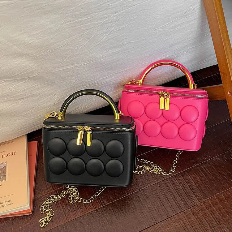 Retro Embossed Pattern Bag Classic Texture Design Nostalgic Fashion Bag For Daily Trendy Wear
Retro Embossed Pattern Bag Classic Texture Design Nostalgic Fashion Bag For Daily Trendy Wear