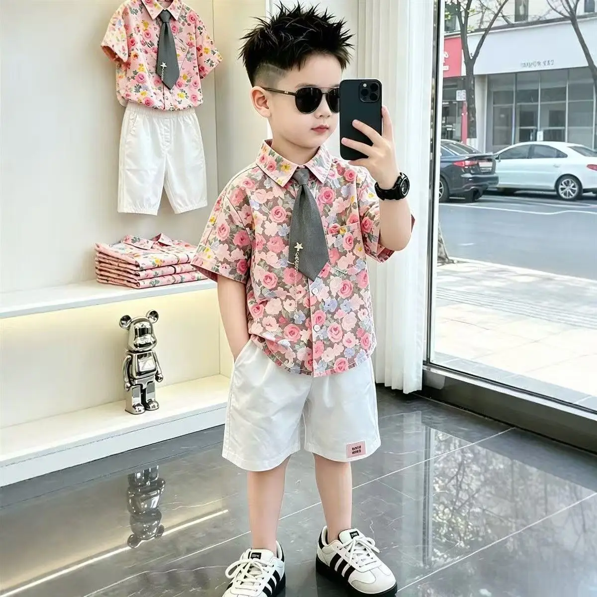 Boys' Summer Set 2026 New Children's Fashion Short Sleeved Shirt Tie Casual Shorts Three piece Set 2-7Y
Boys' Summer Set 2026 New Children's Fashion Short Sleeved Shirt Tie Casual Shorts Three piece Set 2-7Y