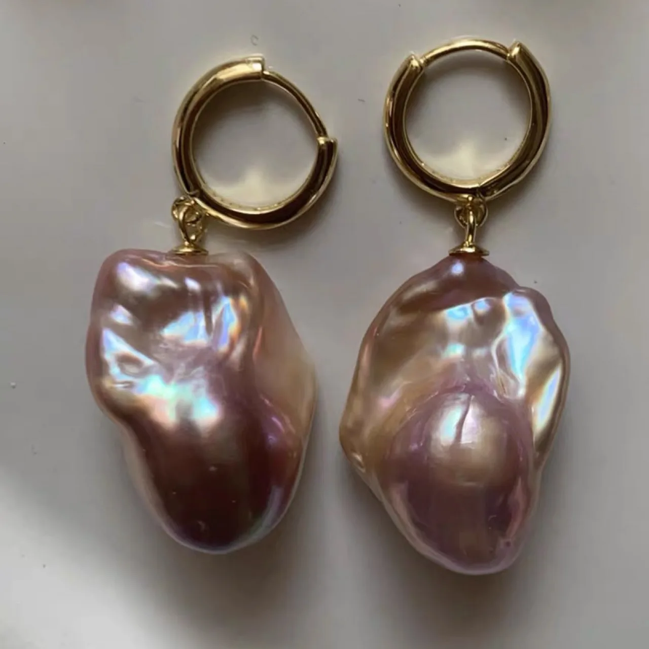 New Fish Tail Demon Purple Natural Baroque AAA12-16mm Pearl Earrings 925s Silver Needle Light Luxury Style Alien Earrings
New Fish Tail Demon Purple Natural Baroque AAA12-16mm Pearl Earrings 925s Silver Needle Light Luxury Style Alien Earrings