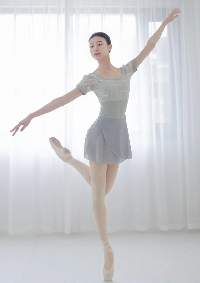 Ballet Dance Leotards Women Short Sleeve Lace Gymnastics Exercise Costume Adult Cheap Ballet Leotard Girls Dance Wear
Ballet Dance Leotards Women Short Sleeve Lace Gymnastics Exercise Costume Adult Cheap Ballet Leotard Girls Dance Wear
