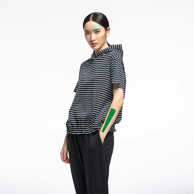 Повседневная полосатая футболка-топ для женщин, свободная, летняя, универсальная, классическая, для повседневной носки, из смесового хлопка и полиэстера
Повседневная полосатая футболка-топ для женщин, свободная, летняя, универсальная, классическая, для повседневной носки, из смесового хлопка и полиэстера