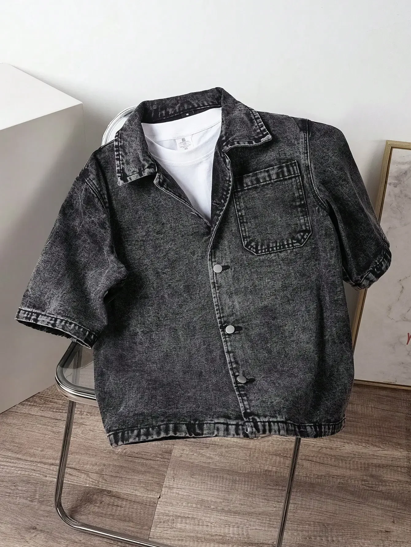 Mens Solid Color Front Button Pocket Casual Short Sleeve Denim Shirt
Mens Solid Color Front Button Pocket Casual Short Sleeve Denim Shirt