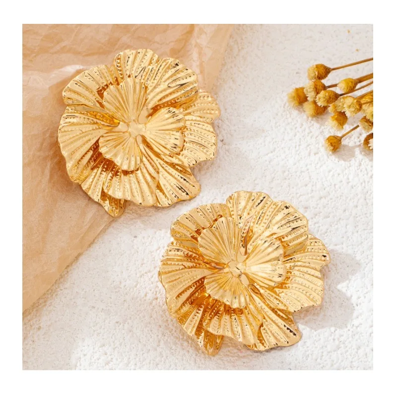 Popular French Double-layer Flower Stud Earrings Are Suitable for Women To Wear High-end Earrings for Daily Banquets
Popular French Double-layer Flower Stud Earrings Are Suitable for Women To Wear High-end Earrings for Daily Banquets